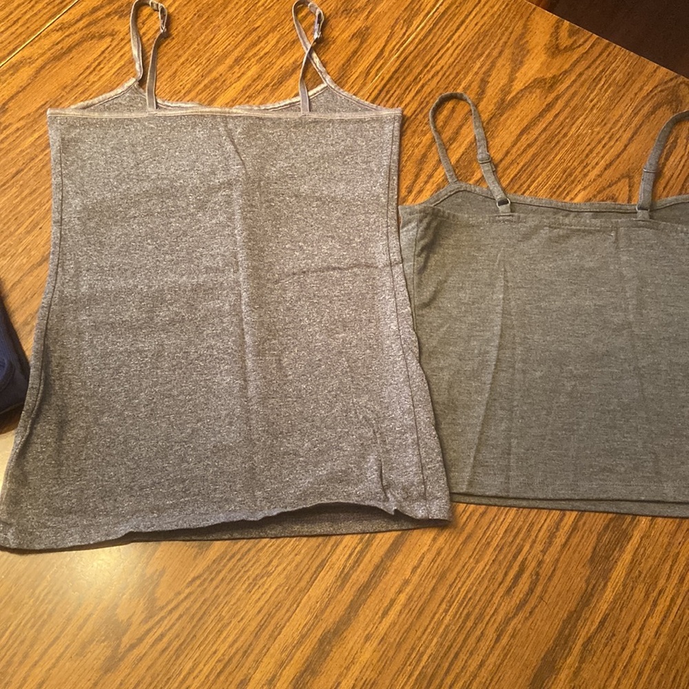 3 tank top bundle - Picture 3 of 4